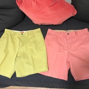 Bundle of 2 men’s Izod shorts